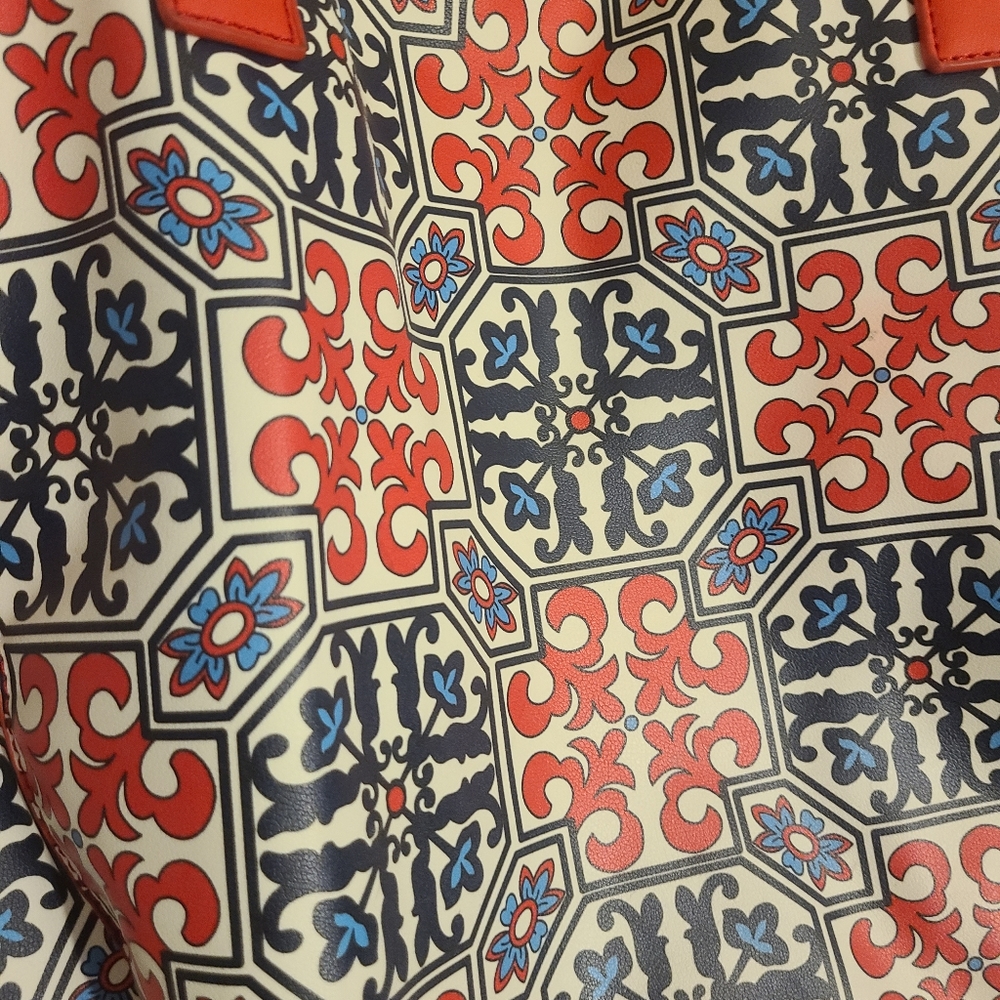 Mosaic tile pattern tote - Picture 2 of 4
